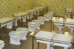 Туалетная кабина в ресторане